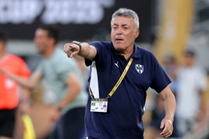 华体育官方-蒙特雷主帅：多特不是欧洲剩余最弱队，这场也不是我们最重要比赛