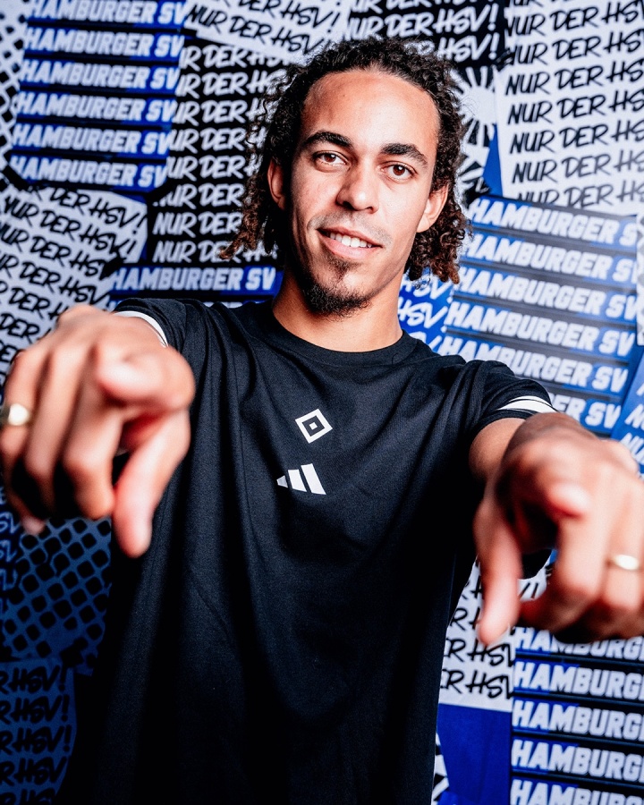 华体育官方-官方：汉堡签下31岁丹麦前锋波尔森，球员身披15号球衣