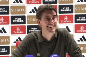 华体会(hth)·综合体育-登录入口-做到了皇马做不到的事？小蜜蜂主帅调侃：真拿我们和皇马比吗？