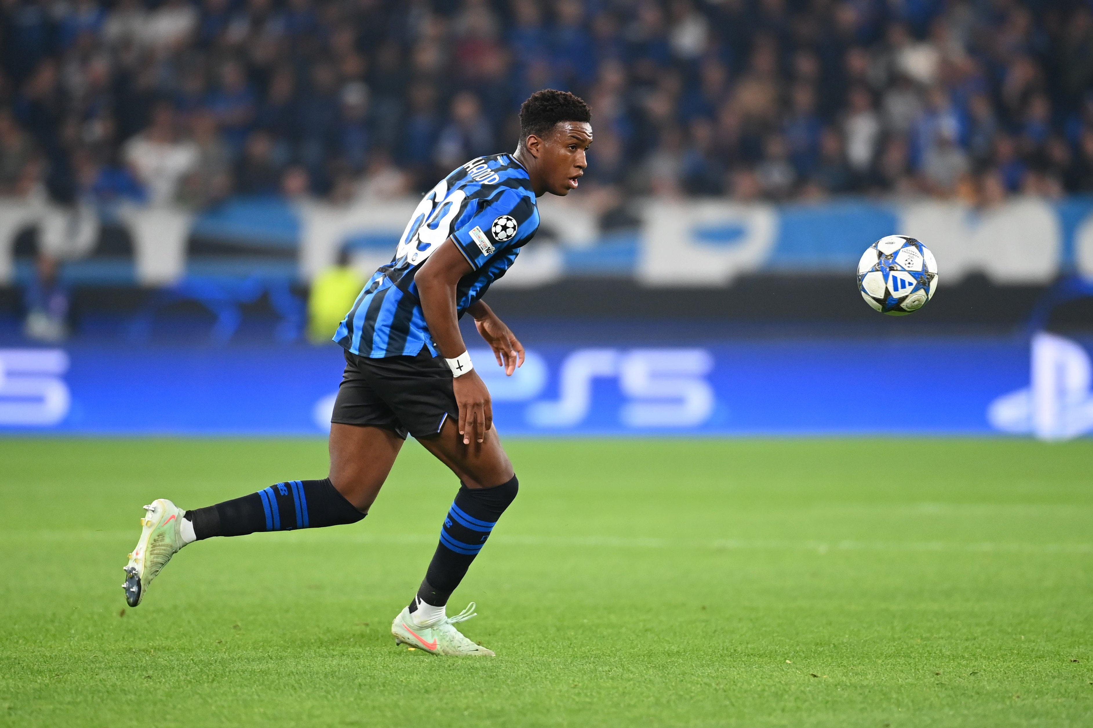 华体育官方-迪马：皇马有意18岁意大利后卫阿哈诺，亚特兰大将其视为长期投资